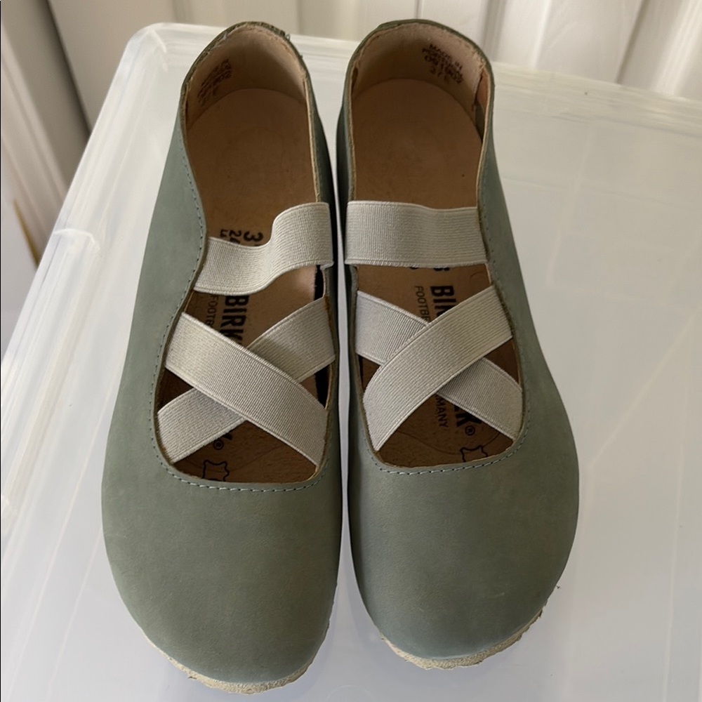 Birkenstock Sage Green Mary Jane Flats. Santa Ana. Size 6